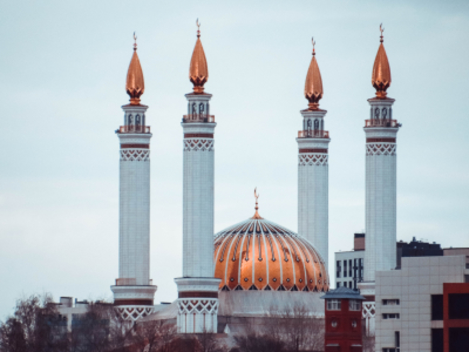 Көтөп алынған һөйөнөслө ай