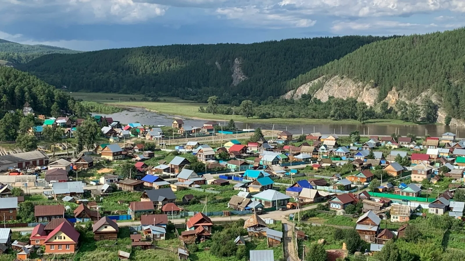 Ҡуҙғалған тамыр Хикәйә . Зөбәржәт Йәнбирҙина