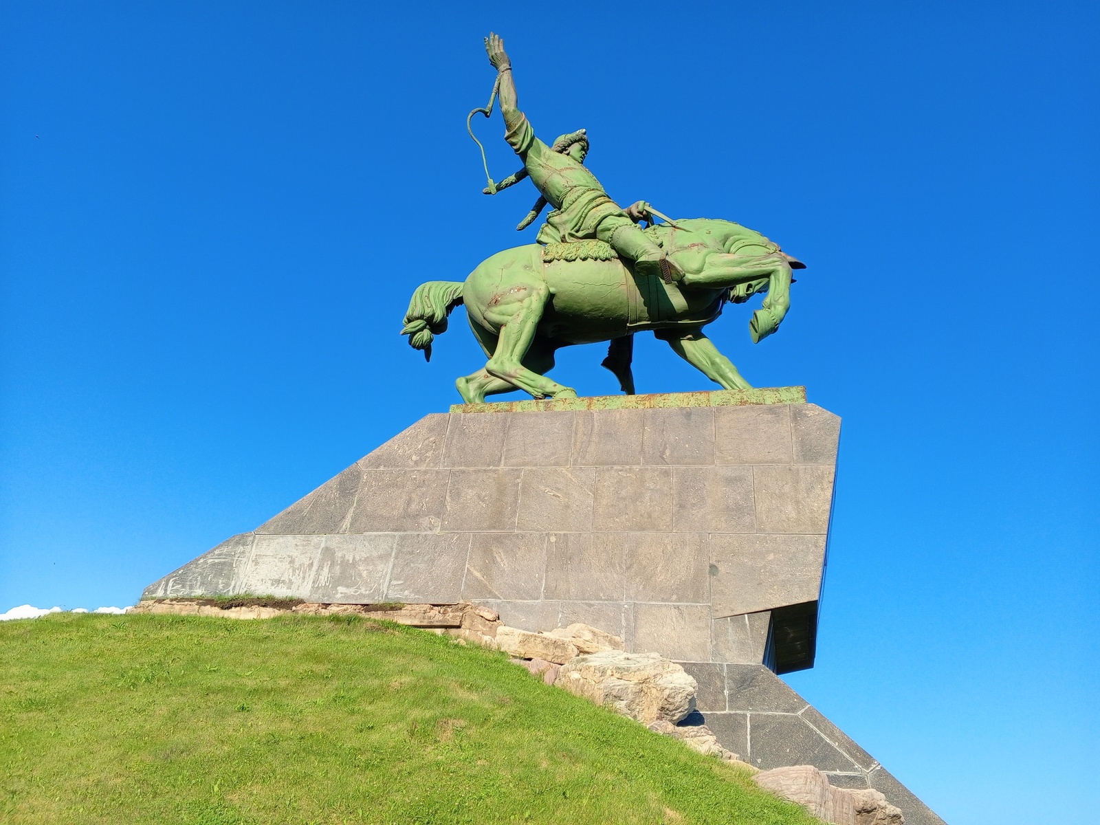 Бикле үгеҙ. Хикәйә. Флүр Ғәлимов