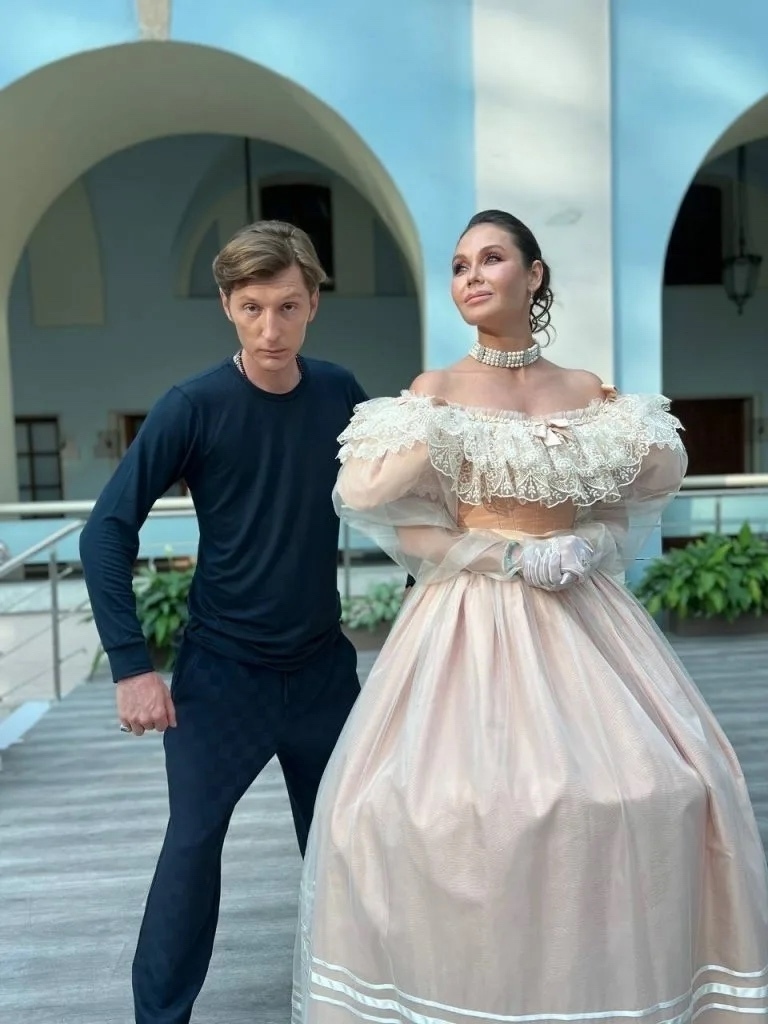 Ләйсән Үтәшева өсөнсөгә әсәй булырға йыйына!