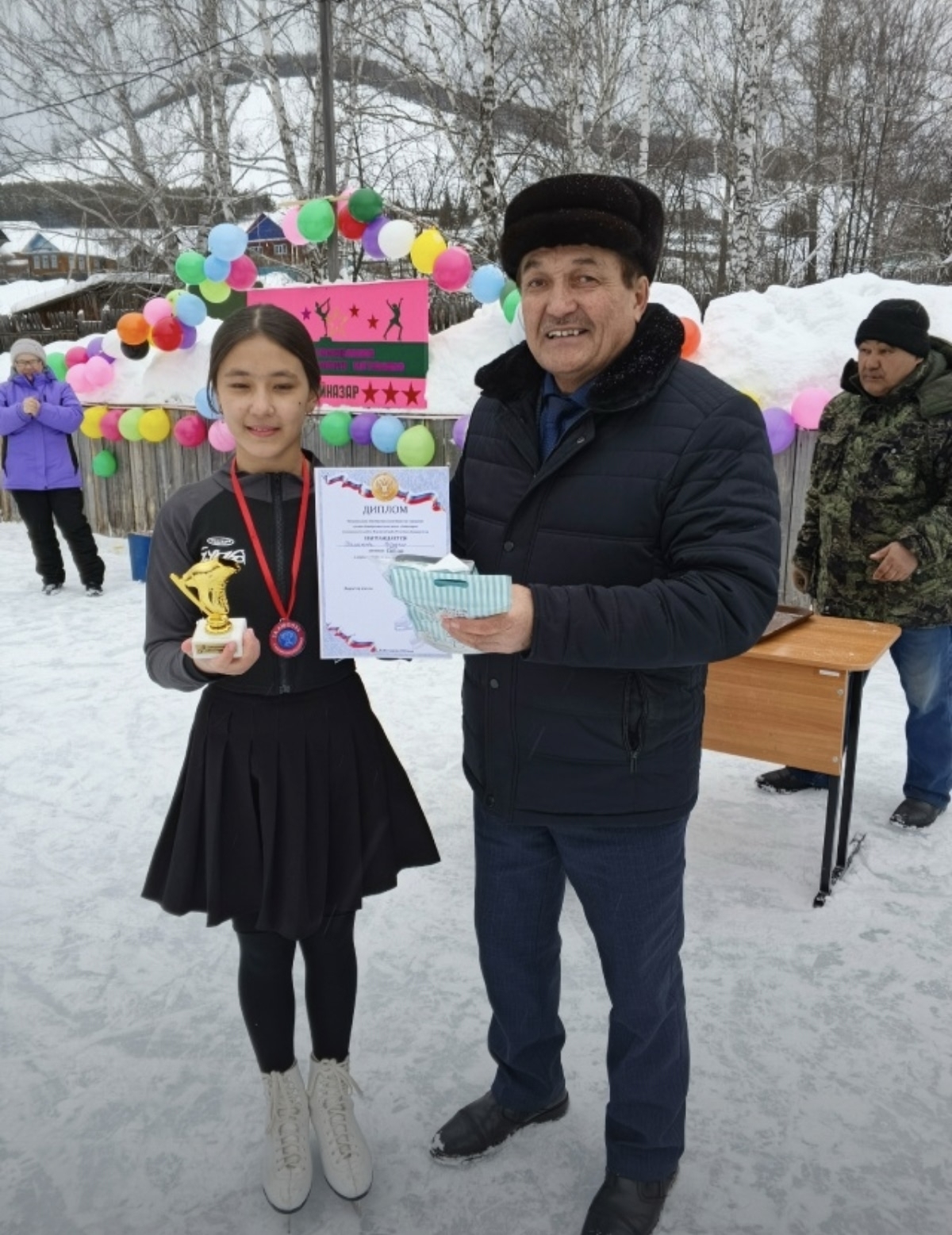 Бөрйән районы Байназар мәктәбендә - фигуралы шыуыу ярышы