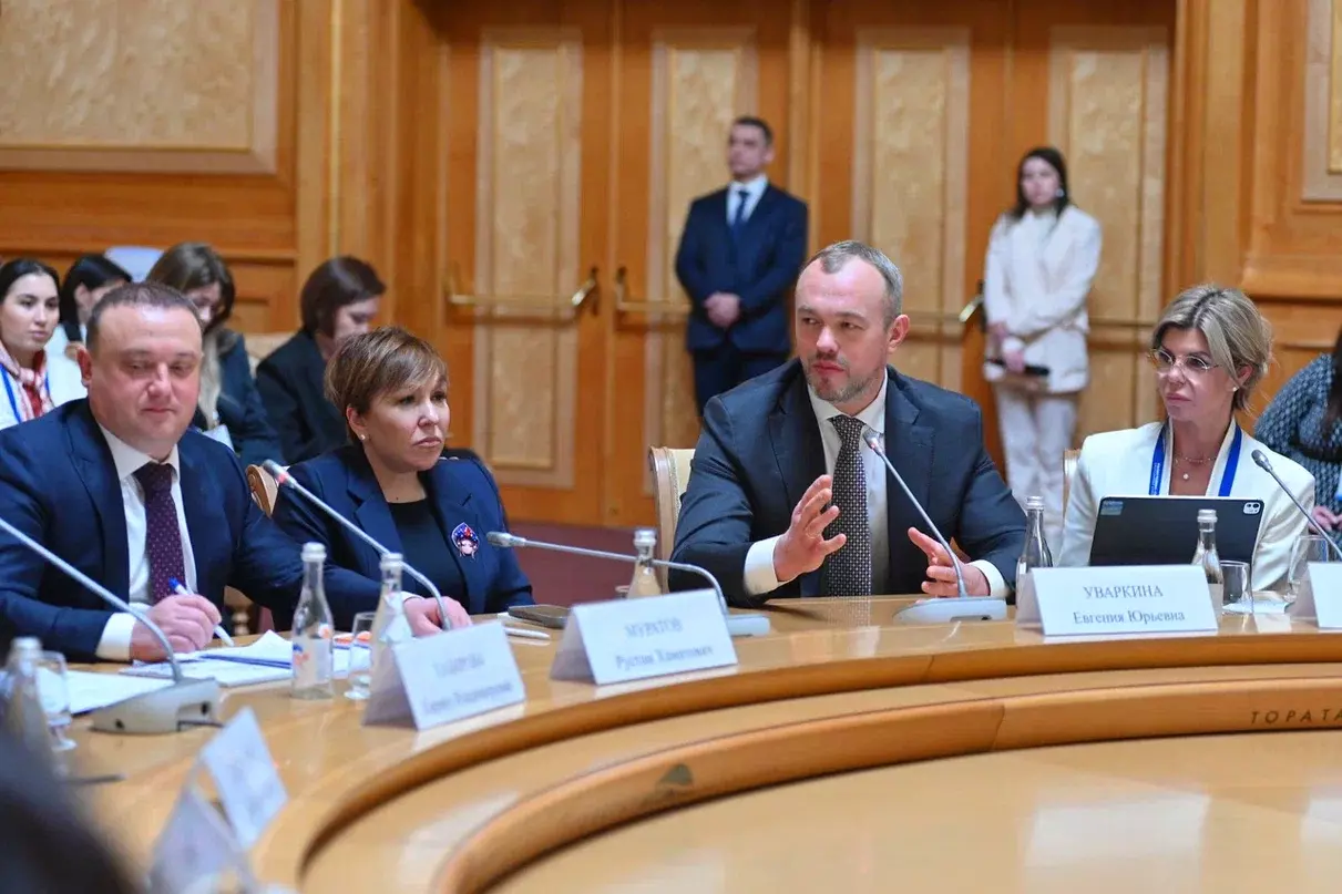 Ҡатын-ҡыҙ һәр эшкә һөйөү менән тотона