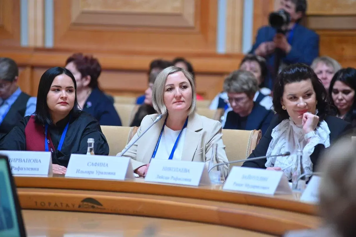 Ҡатын-ҡыҙ һәр эшкә һөйөү менән тотона