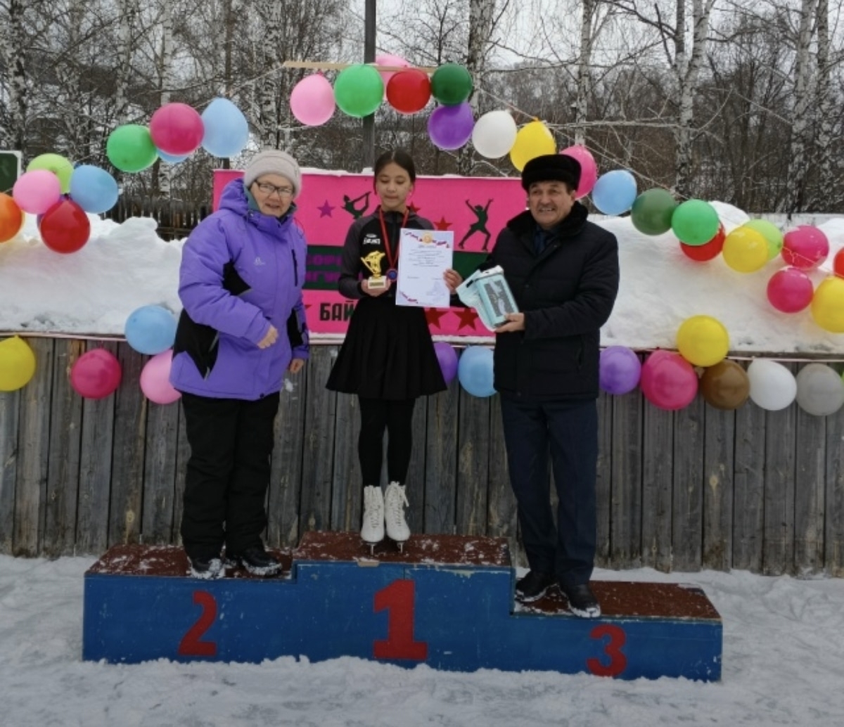 Бөрйән районы Байназар мәктәбендә - фигуралы шыуыу ярышы