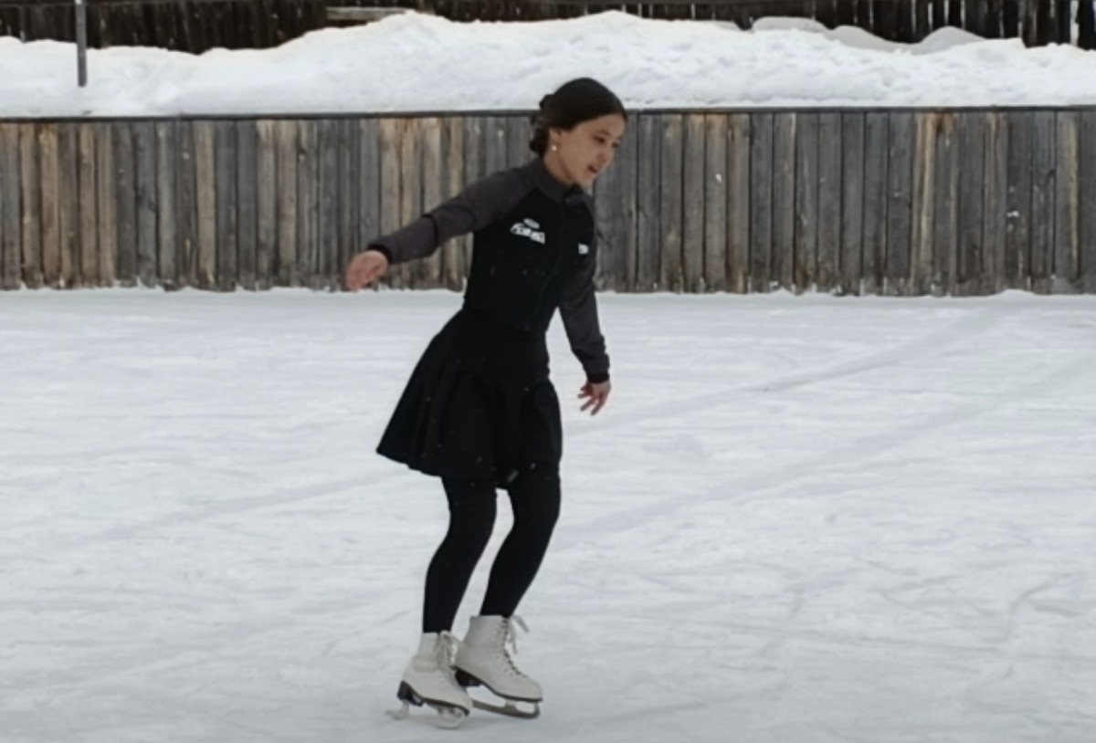 Бөрйән районы Байназар мәктәбендә - фигуралы шыуыу ярышы